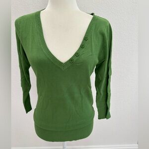 NWT Takeout Women's V-Neck Sweater in Forest Green